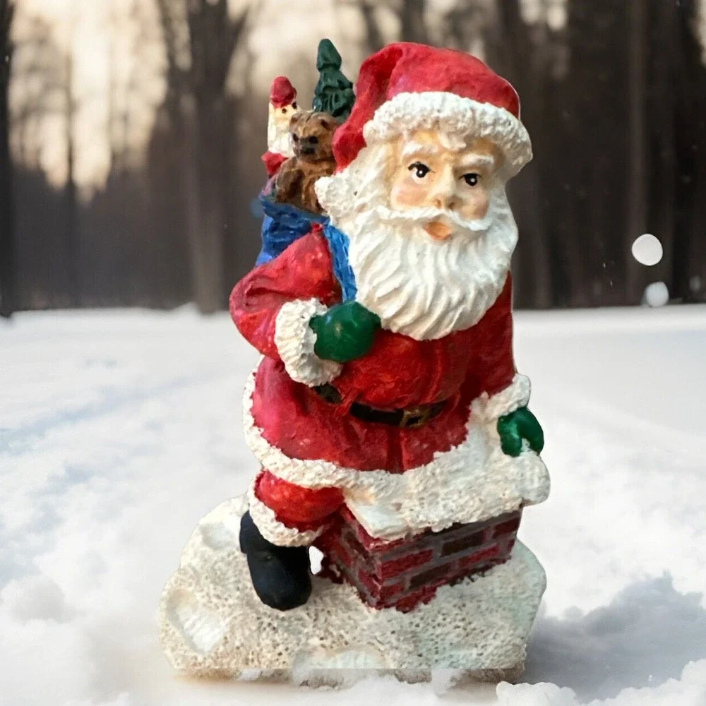 Hallmark santas from around the world‎ ornaments. Set Of 3